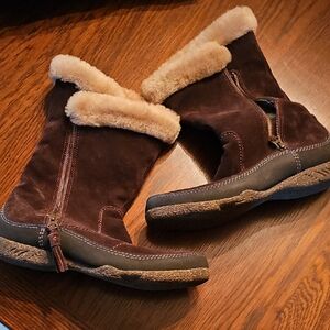 Clarks Chocolate Suede Fur-Lined Boots
